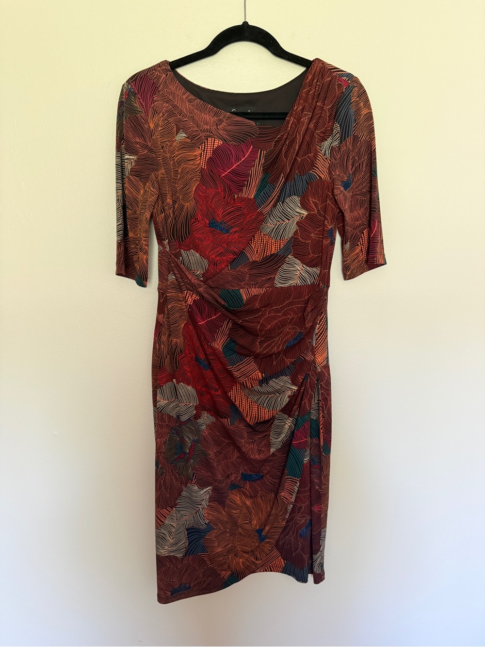 Connected Apparel Floral Leaf Ruched Midi Dress in Multicolor Brown and Red